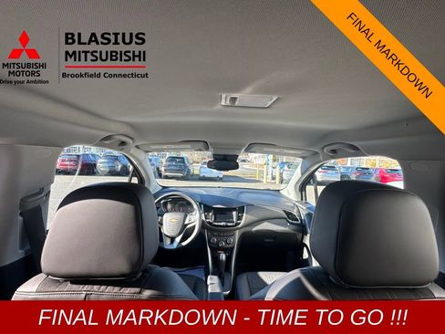 Used 2022 Chevrolet Trax LT w/ LT Convenience Package image 30