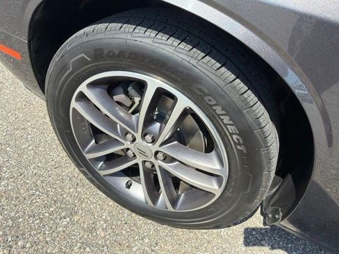 Used 2019 Dodge Challenger SXT AWD/4WD image 11