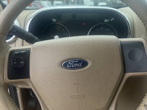 Used 2006 Ford Explorer XLT AWD/4WD image 12