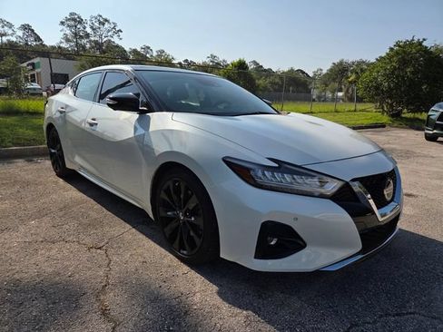 Used 2020 Nissan Maxima SR w/ Sport Mat Group FWD image 3