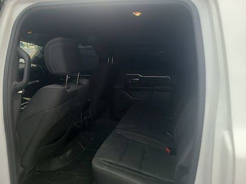 Used 2019 RAM 1500 Big Horn AWD/4WD image 12