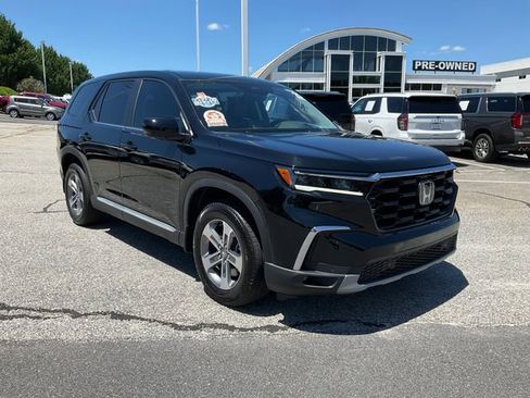 Used 2025 Honda Pilot EX-L image 3