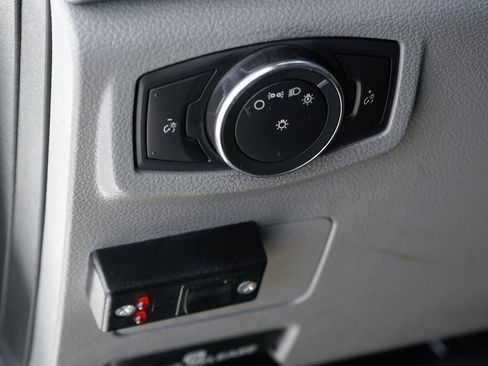 Used 2017 Ford F550 2WD Regular Cab Super Duty image 27