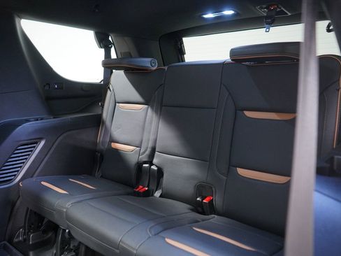 Used 2024 GMC Yukon AT4 w/ AT4 Premium Plus Package image 10