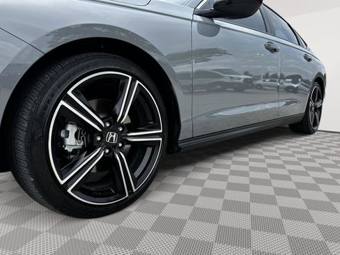 Used 2025 Honda Accord Sport image 6