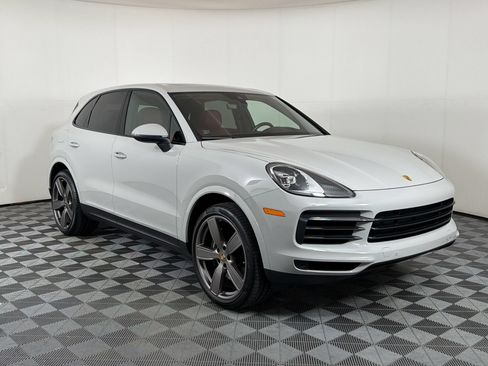 Certified 2023 Porsche Cayenne AWD/4WD image 8