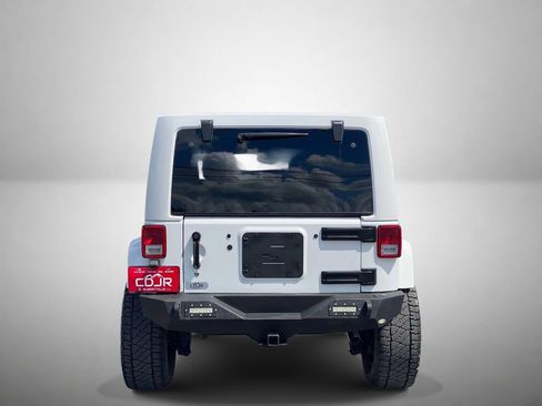 Used 2016 Jeep Wrangler Unlimited Sahara w/ Connectivity Group AWD/4WD image 4