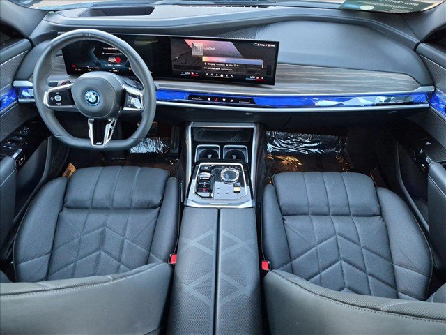 Certified 2025 BMW i7 xDrive60 AWD/4WD image 19