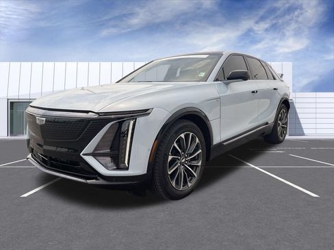 Certified 2024 Cadillac Lyriq Sport AWD/4WD image 4