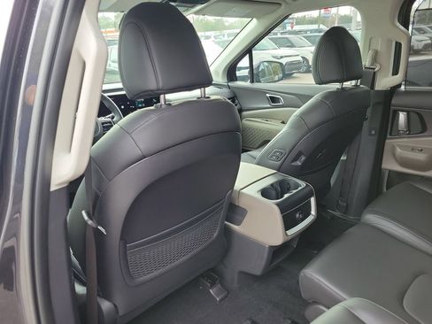 New 2026 Kia Carnival EX image 17