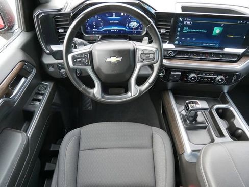Used 2023 Chevrolet Silverado 1500 LT image 9