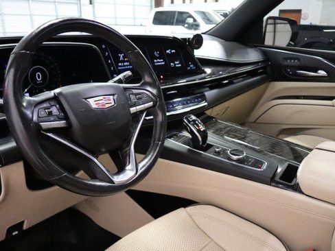 Used 2021 Cadillac Escalade Premium Luxury w/ LPO, Illumination Package AWD/4WD image 35
