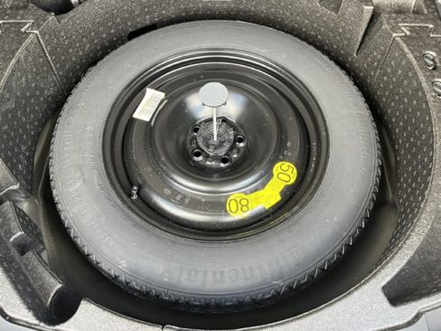 Used 2018 Land Rover Discovery Sport HSE Luxury image 40