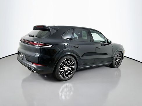 New 2025 Porsche Cayenne image 9