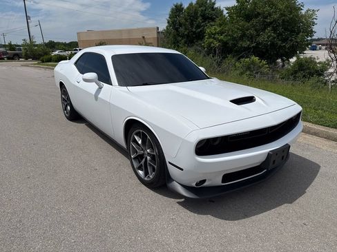 Used 2022 Dodge Challenger GT RWD image 2