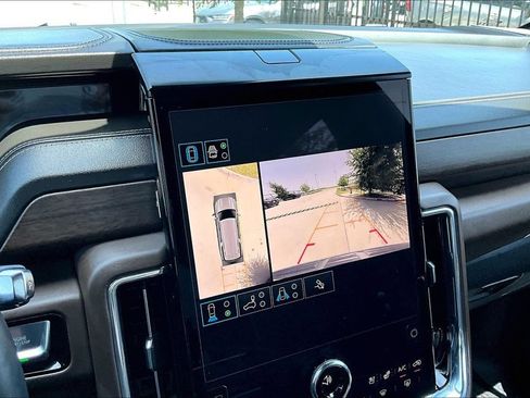 Used 2025 GMC Yukon XL Denali Ultimate AWD/4WD image 26