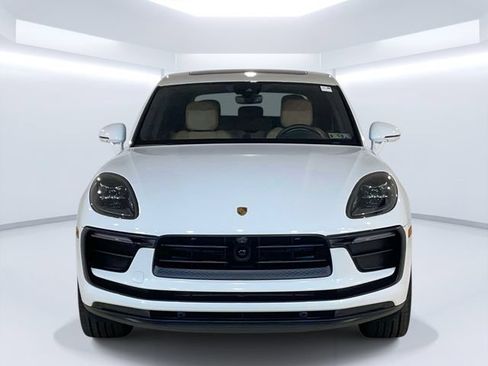 Certified 2026 Porsche Macan AWD/4WD image 10