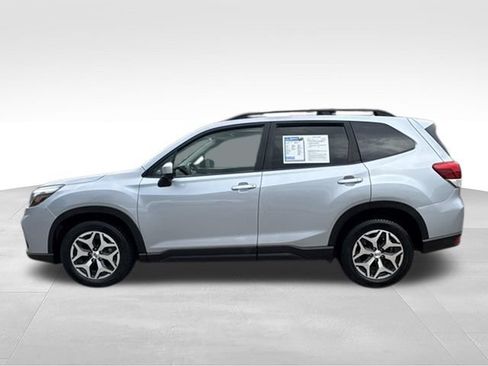 Used 2019 Subaru Forester Premium AWD/4WD image 4