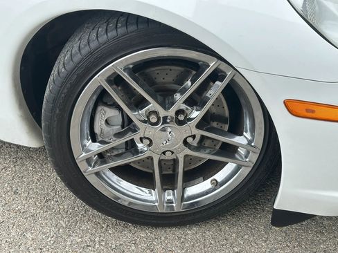 Used 2007 Chevrolet Corvette Coupe w/ Performance Package RWD image 37
