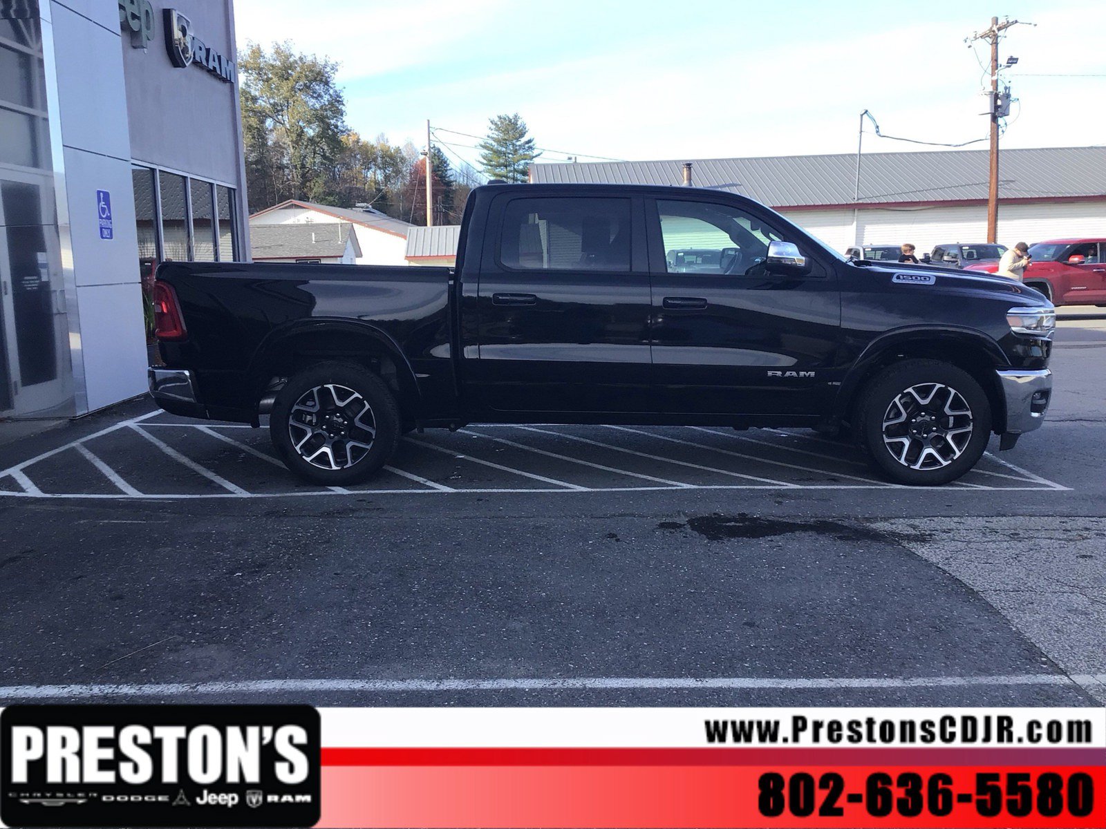 Used 2026 RAM 1500 Laramie AWD/4WD image 7