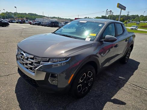 Used 2024 Hyundai Santa Cruz SEL FWD image 2