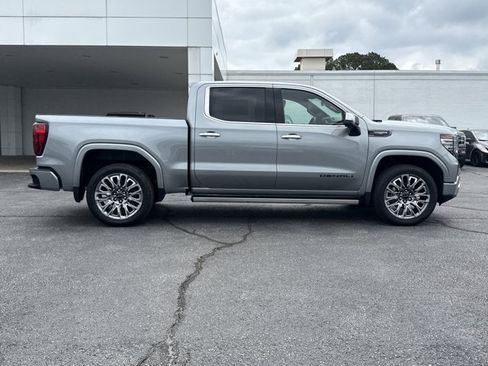 New 2026 GMC Sierra 1500 Denali Ultimate w/ LPO, Black Badging Package AWD/4WD image 2