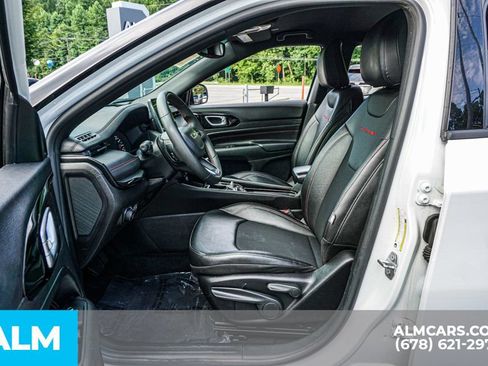 Used 2025 Jeep Compass Trailhawk AWD/4WD image 18