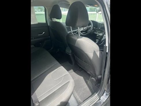 Used 2022 Hyundai Elantra SEL w/ Cargo Package FWD image 16