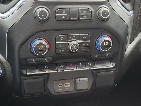 Certified 2022 Chevrolet Silverado 1500 RST AWD/4WD image 33