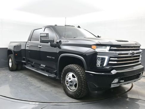 Used 2022 Chevrolet Silverado 3500 High Country w/ Safety Package II AWD/4WD image 2