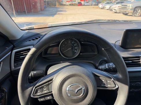 Used 2018 MAZDA MAZDA3 Touring image 14