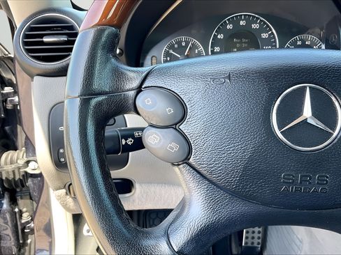 Used 2009 Mercedes-Benz CLK 550 Cabriolet image 8