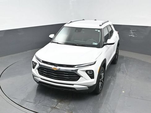 Used 2025 Chevrolet TrailBlazer LT AWD/4WD image 18