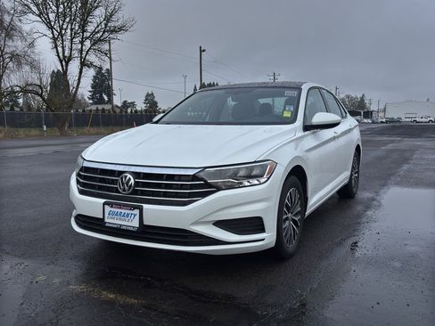 Used 2021 Volkswagen Jetta SE image 4
