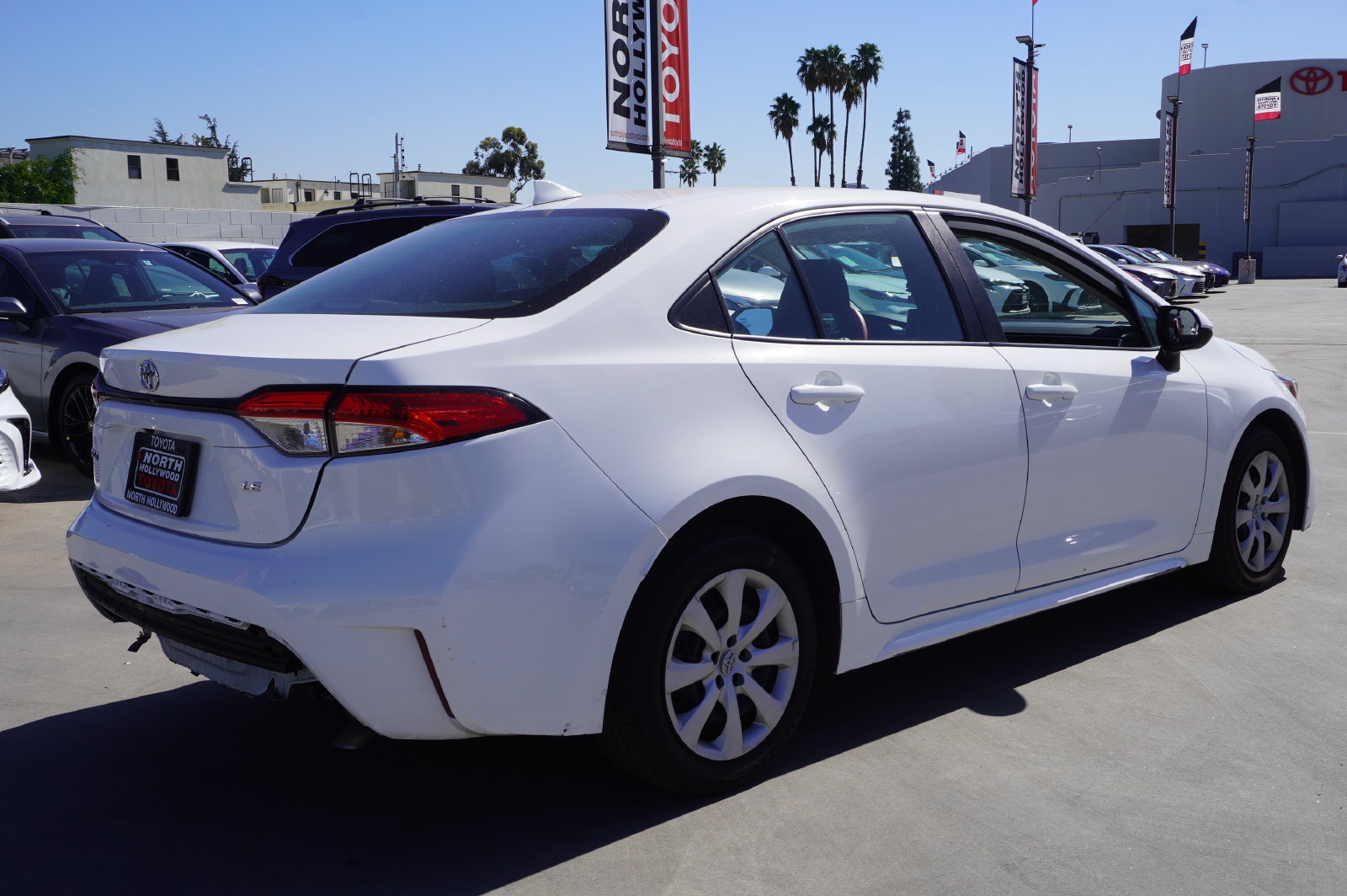 Used 2024 Toyota Corolla LE FWD image 5
