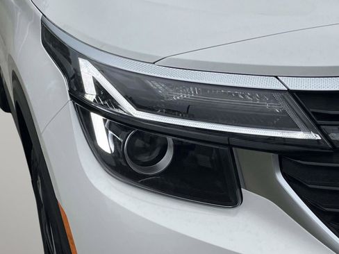 New 2026 Kia Seltos EX FWD image 9