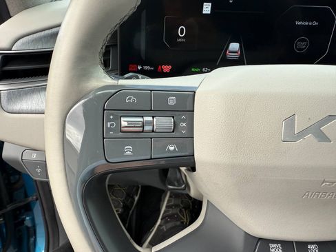 Used 2024 Kia EV9 Wind AWD/4WD image 31
