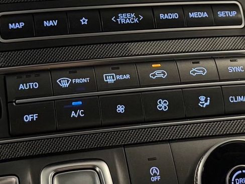 Used 2023 Hyundai Santa Fe SEL w/ Premium Package FWD image 21