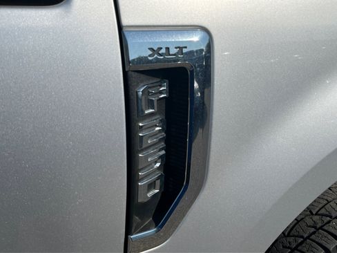 Used 2018 Ford F250 XLT w/ XLT Premium Package AWD/4WD image 31