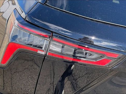 Used 2025 Chevrolet Equinox LT AWD/4WD image 23