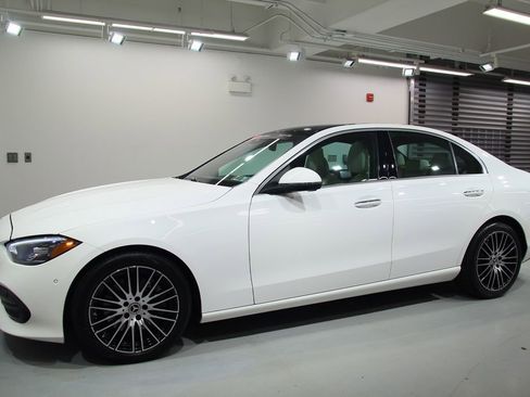 Certified 2025 Mercedes-Benz C 300 4MATIC Sedan image 4