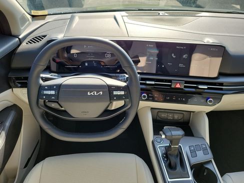 New 2026 Kia Sportage EX FWD image 19