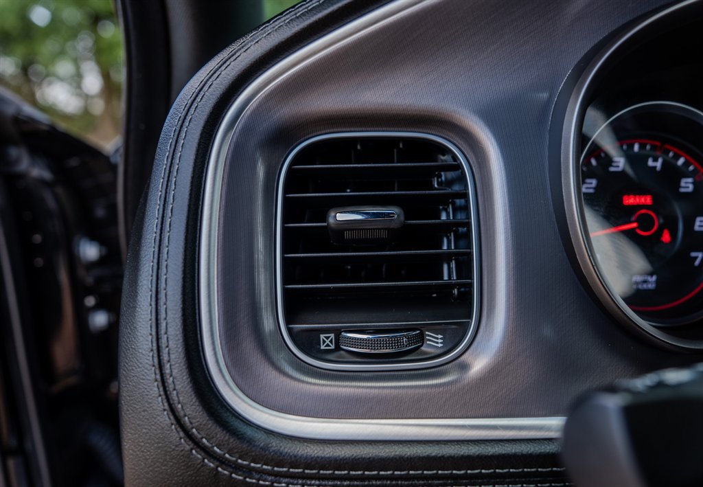 Used 2020 Dodge Charger Scat Pack RWD image 18