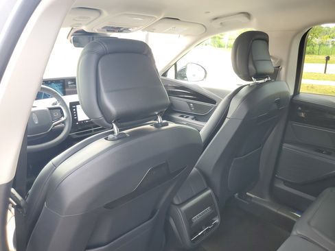New 2026 Lincoln Nautilus Premier AWD/4WD image 27