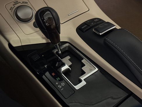 Used 2013 Lexus ES 350 w/ Premium Pkg FWD image 17