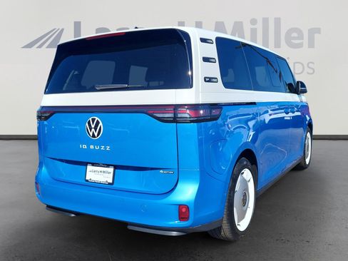 Used 2025 Volkswagen ID. Buzz 1st Edition image 6