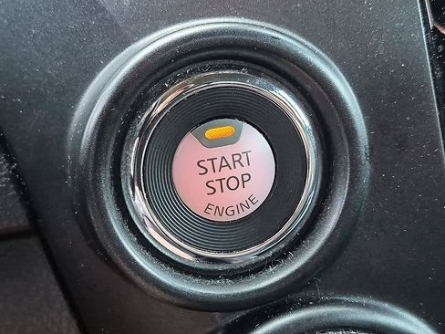 Used 2023 Nissan Titan PRO-4X w/ Pro-4x Convenience Package AWD/4WD image 26