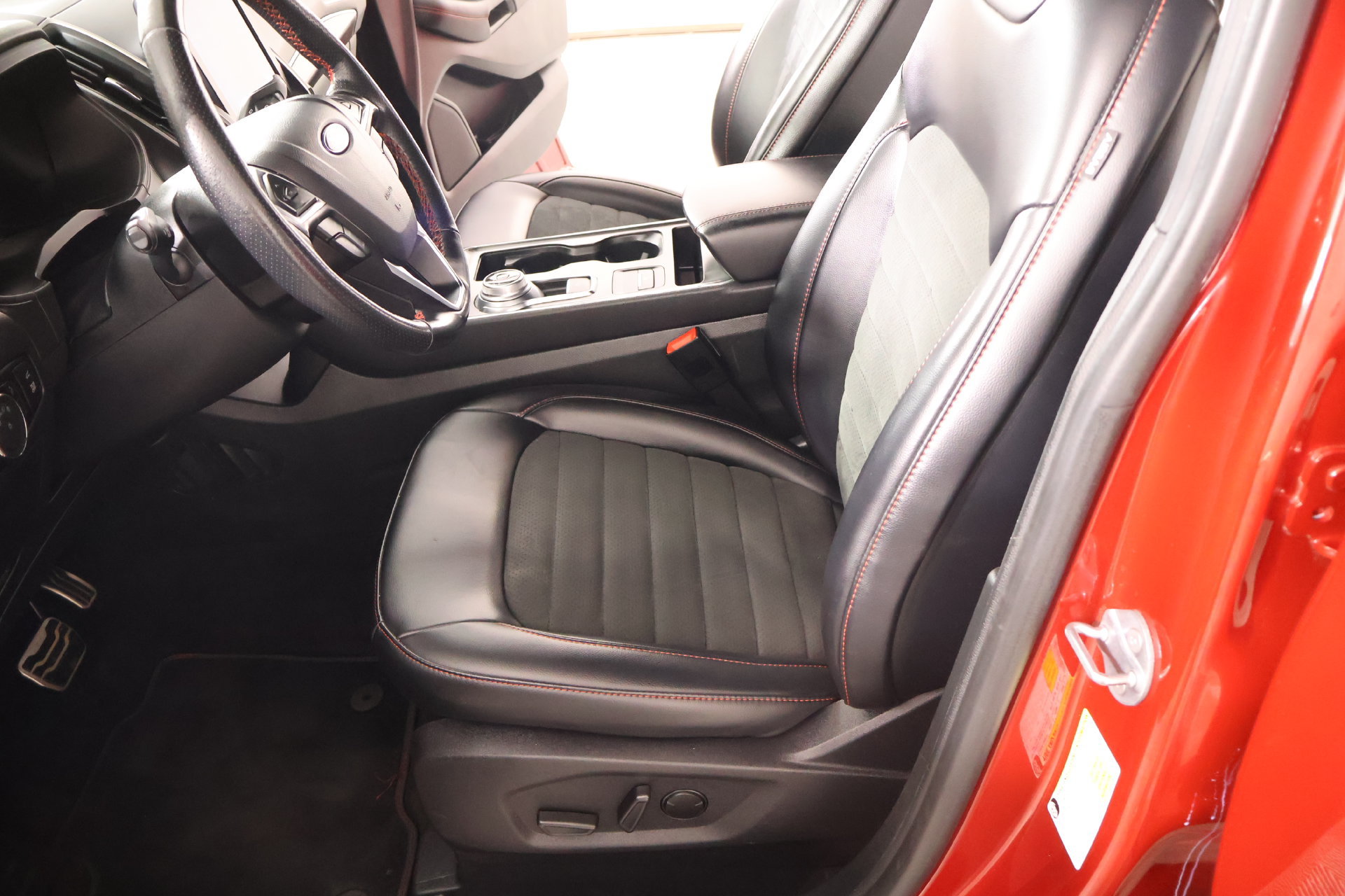 Used 2024 Ford Edge ST-Line AWD/4WD image 11