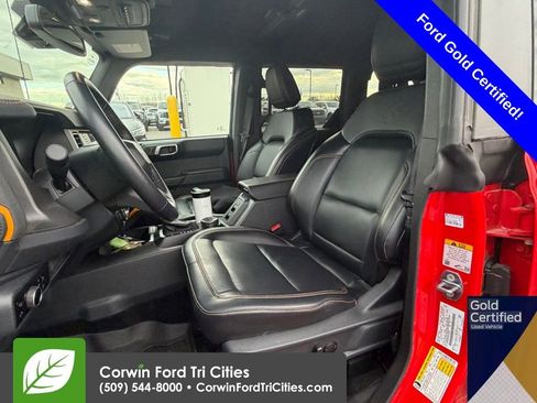 Used 2024 Ford Bronco Badlands image 2