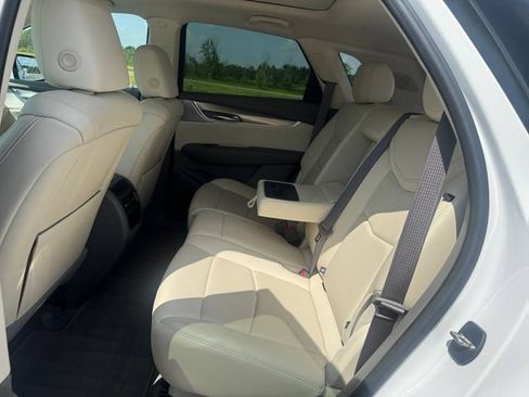 Used 2021 Cadillac XT5 Premium Luxury AWD/4WD image 16